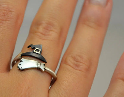 Spooky Chic: Witch Hat Pumpkin Cocktail Ring