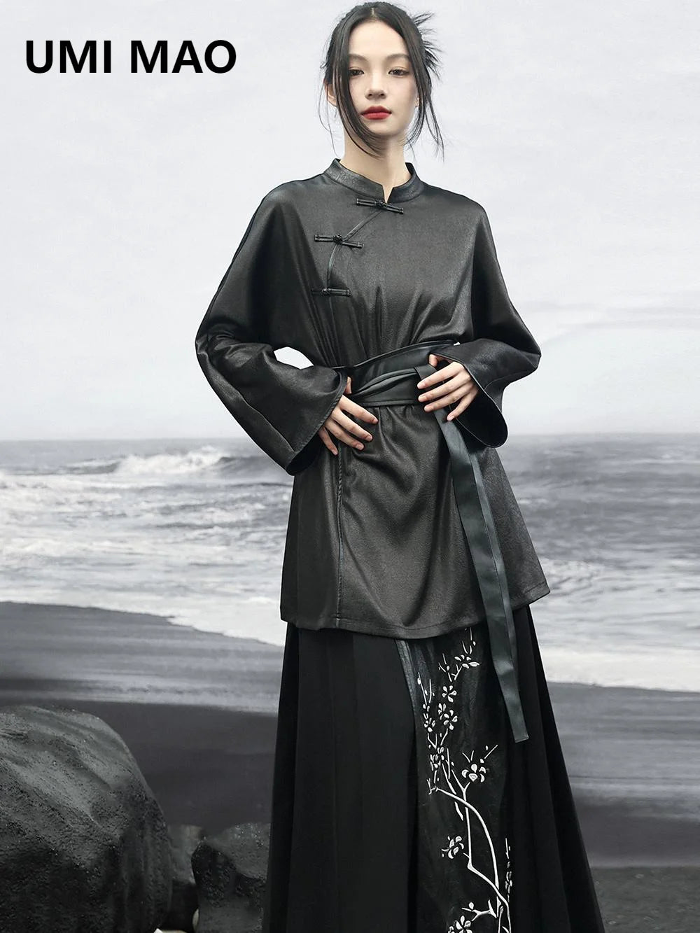 UMI MAO Retro Slant Buckle Black Long Sleeve Blouse
