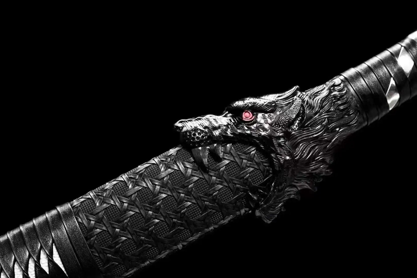 Dragon's Fury: Handmade Manganese Steel Battle Sword
